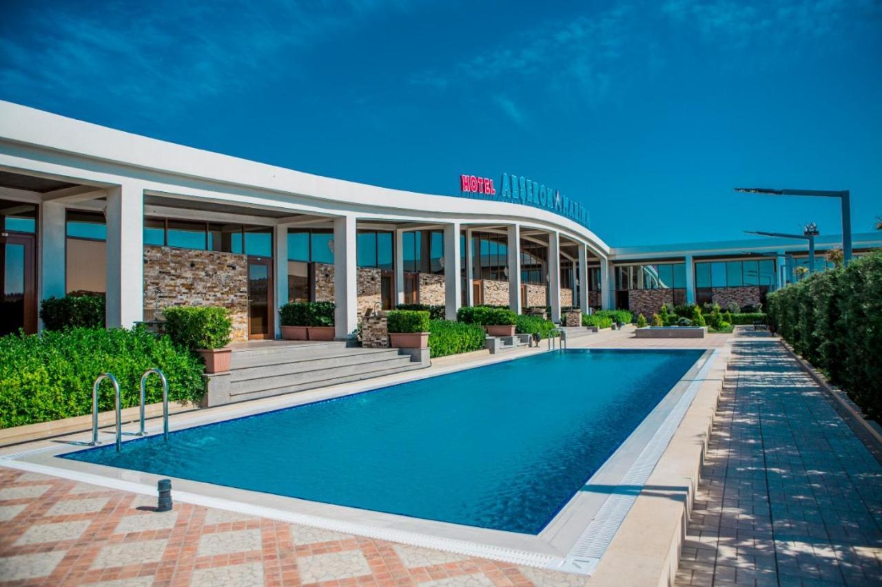 Absheron Marina Hotel Bakoe Buitenkant foto