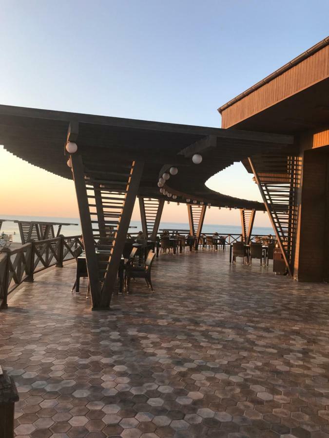 Absheron Marina Hotel Bakoe Buitenkant foto